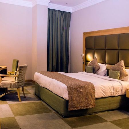 เดอะ ลีลา โฮเต็ล Hotel ดูไบ ภายนอก รูปภาพ