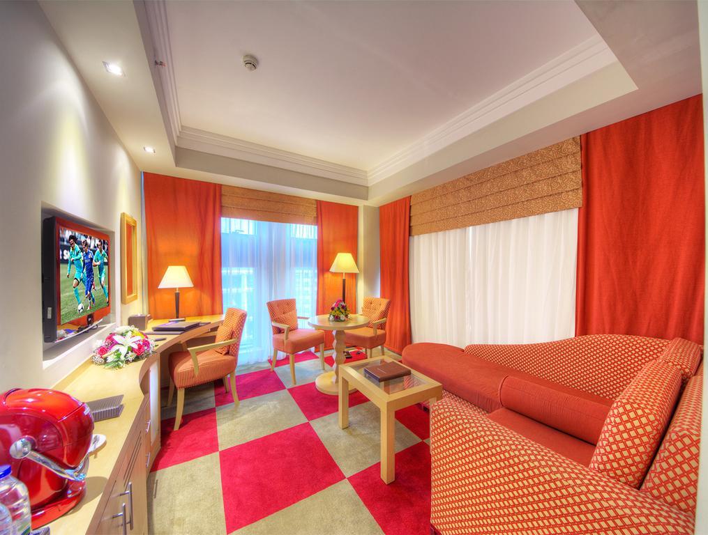 เดอะ ลีลา โฮเต็ล Hotel ดูไบ ภายนอก รูปภาพ