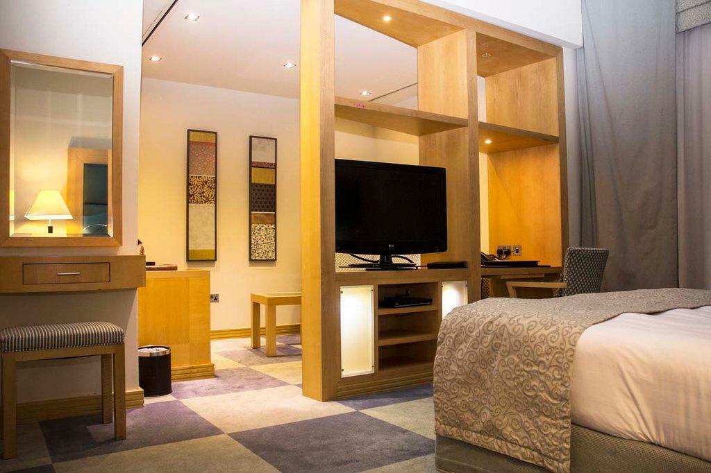 เดอะ ลีลา โฮเต็ล Hotel ดูไบ ภายนอก รูปภาพ